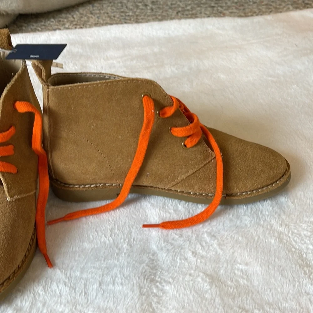 NWT GAP KIDS TAN SUEDE LEATHER CHUKKA BOOTS RUBBER SOLES KID 13 NEW